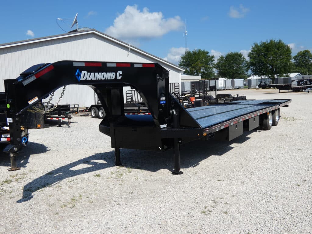 2025-diamond-c-fmax212-hdt-102-x-35-259k-hydraulic-dovetail-equipment-1.jpg