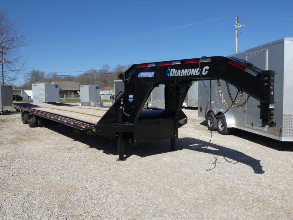 2025-diamond-c-fmax216-hdt-102-x-40-40k-hydraulic-dovetail-equipment-trailer.jpg