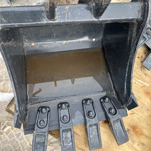 Bobcat Mini Excavator Tooth Bucket 16 Inch 6715497 30 Mm Pin New